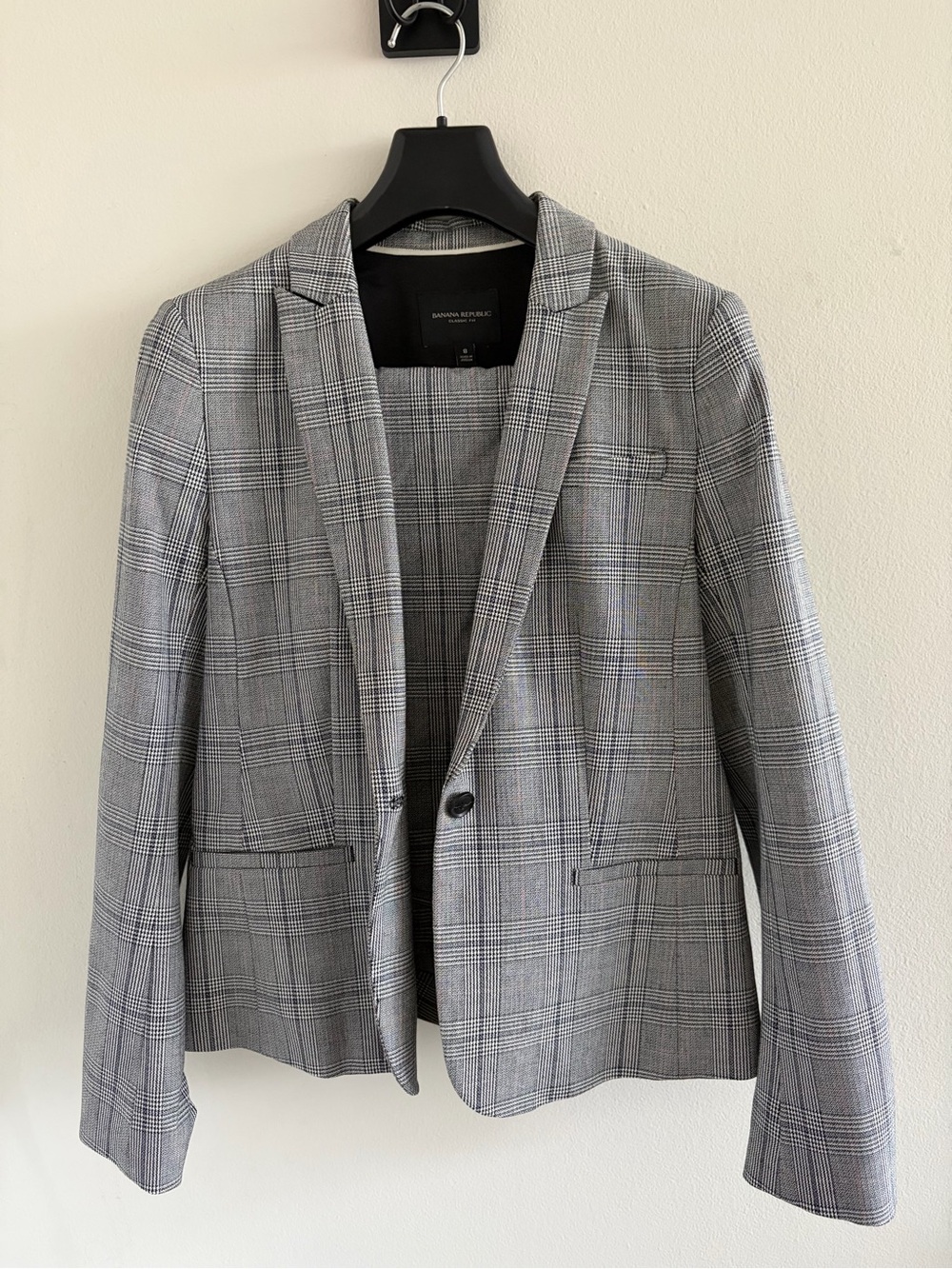 Banana Republic Gray Plaid Women’s Suit